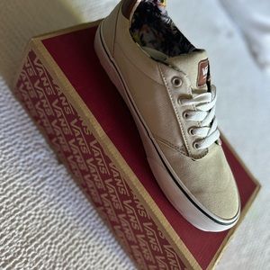 ATWOOD DELUXE VANS